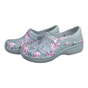 Crocs Vera Bradley Gray Pink Floral Design Slip-Ons Mules Clogs Nurse Size 7